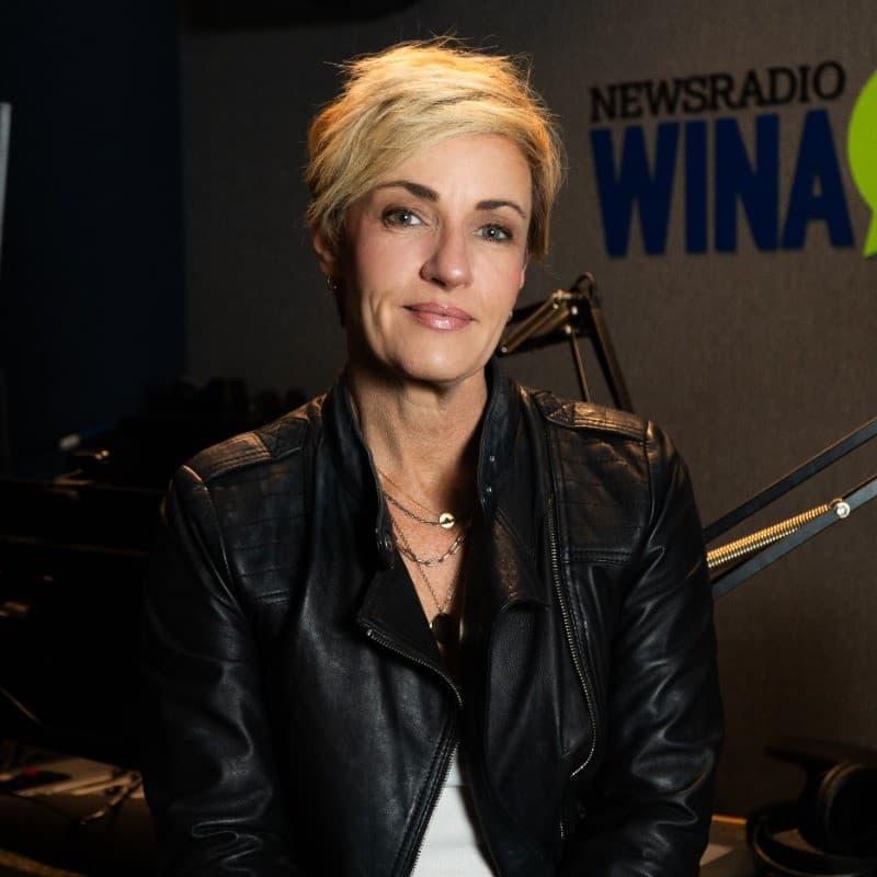 WINA 98.9 FM: Interview with Courtney Stuart